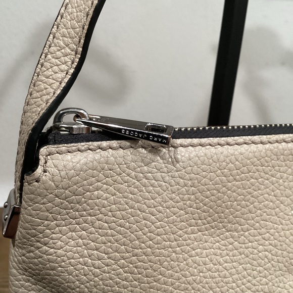 MARC JACOBS Grained Leather Crossbody - Picture 3 of 12